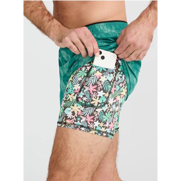 Chubbies Men's The Primal Instincts 5.5' Ultimate Training Shorts Medium‎ NWT - Picture 7 of 15